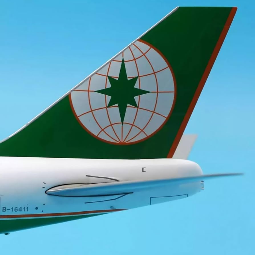 エバー航空　モデルプレーン Amazon.co.jp: 1/350スケール エバー航空 B737 飛行機模型合金